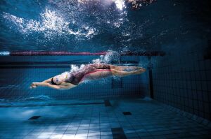ARENA W POWERSKIN CARBON ULTRA KADIN YARIŞ MAYOSU 2A312546